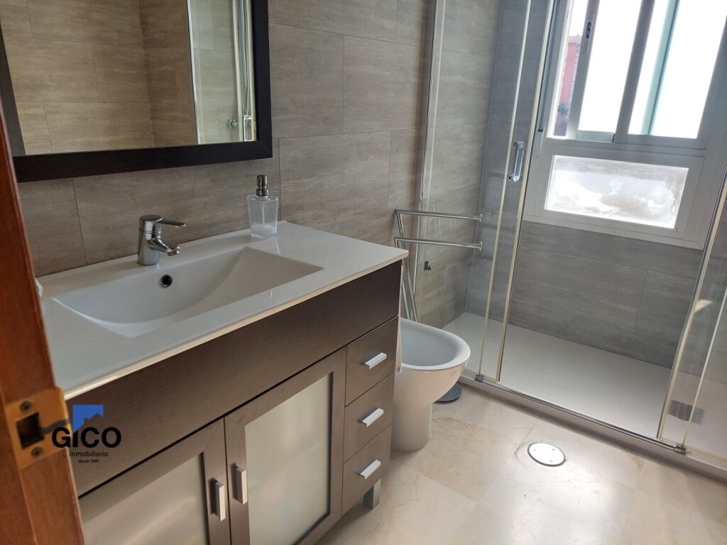 BAÑO II AVENIDA ESPAÑA