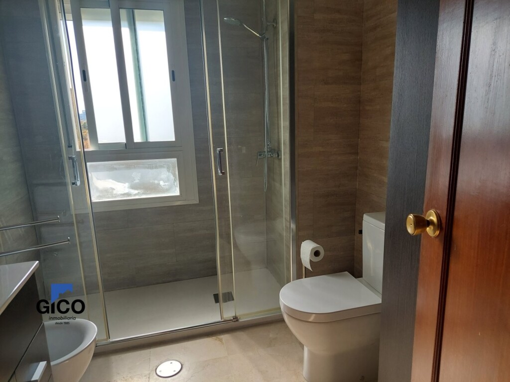 BAÑO III AVENIDA ESPAÑA